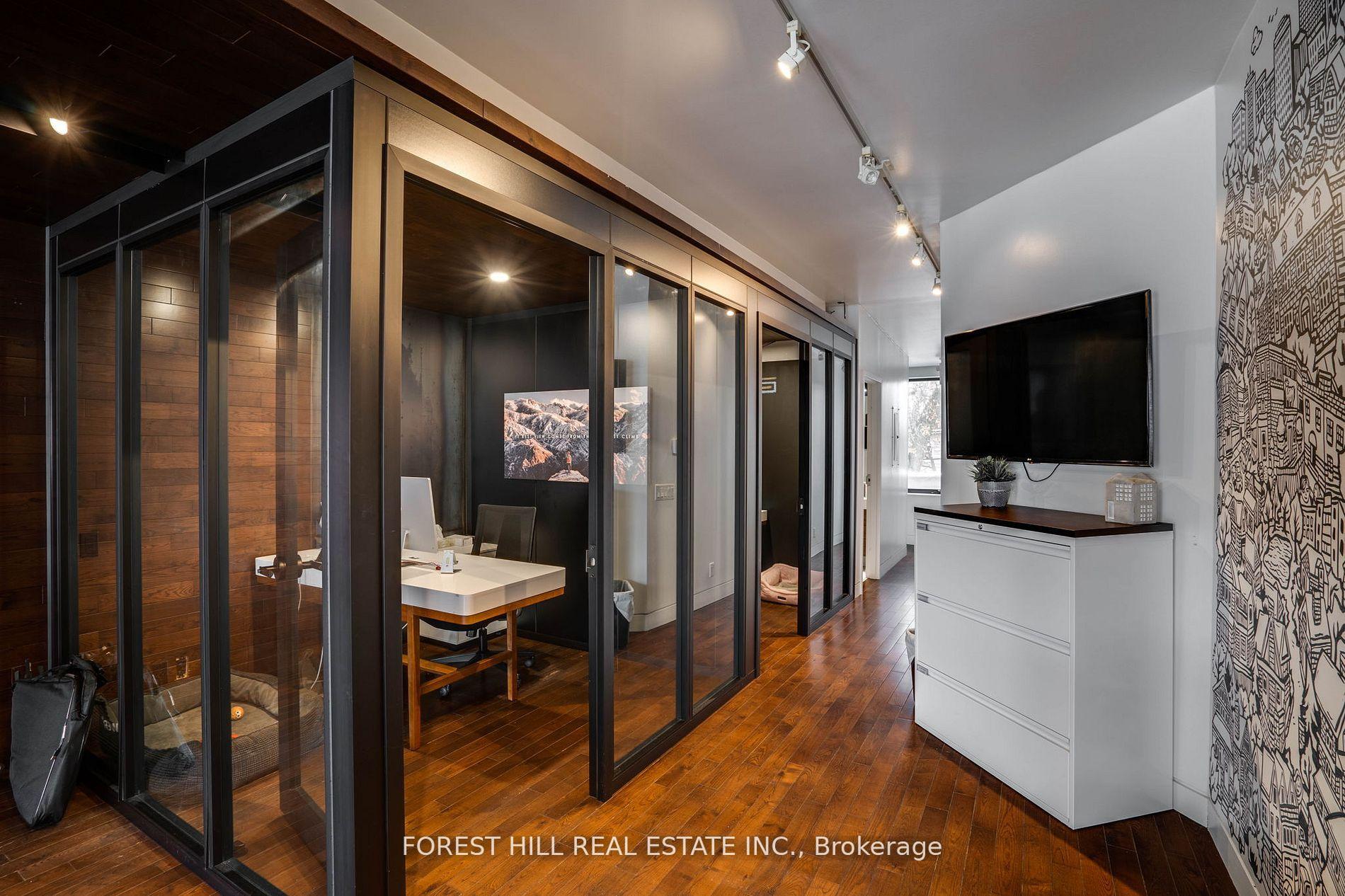 659 St Clair Avenue W