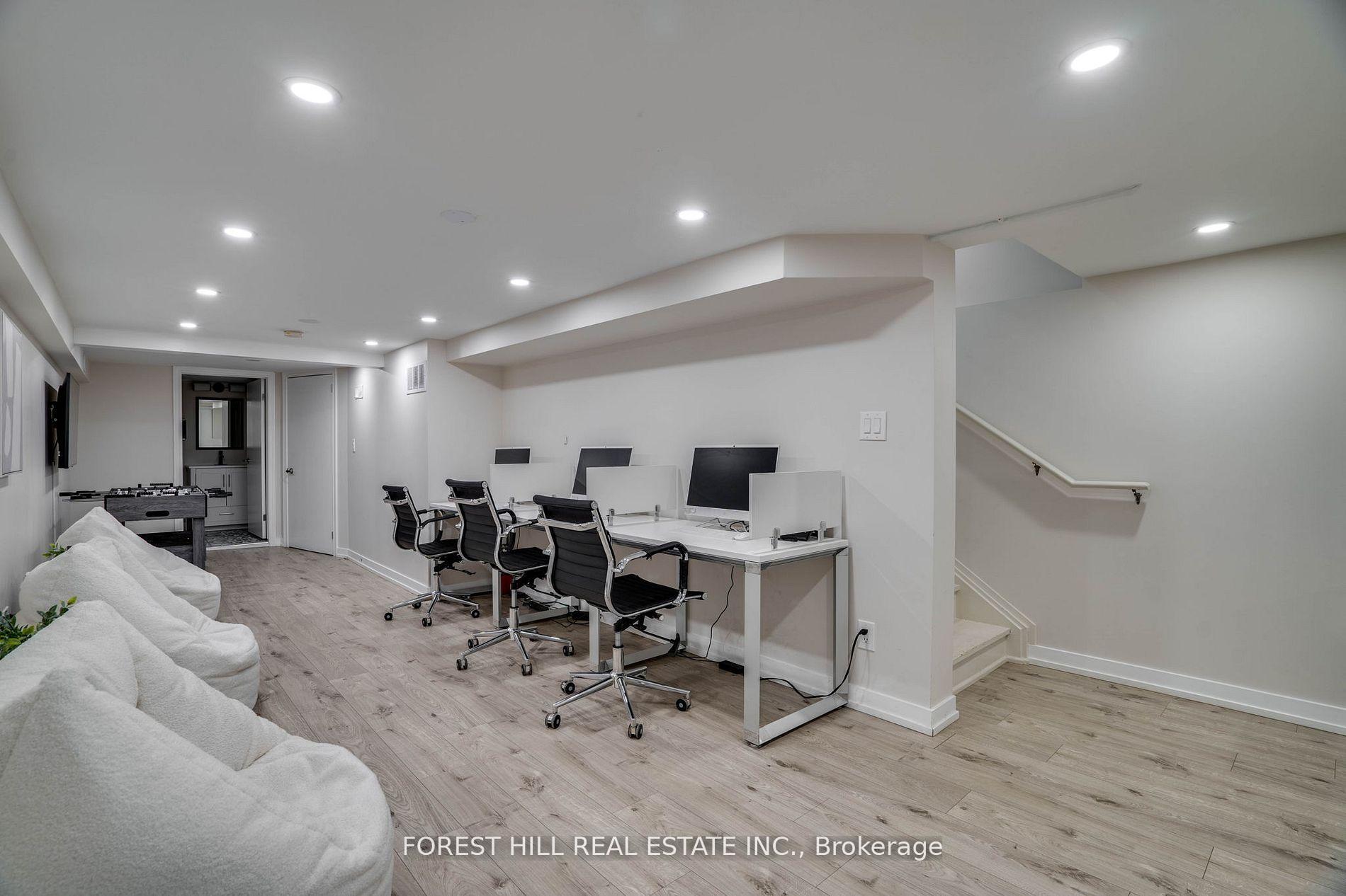 659 St Clair Avenue W