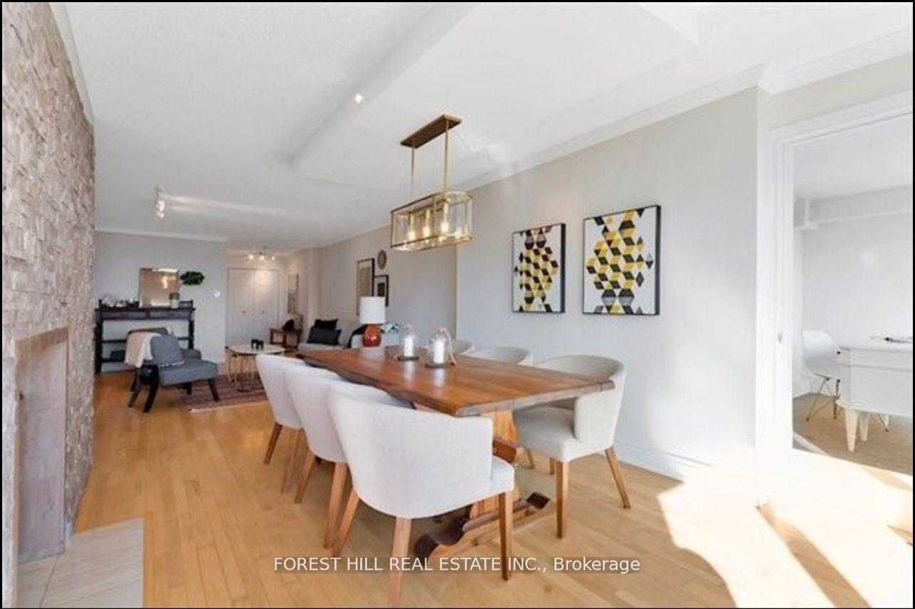 130 Carlton Street 1505