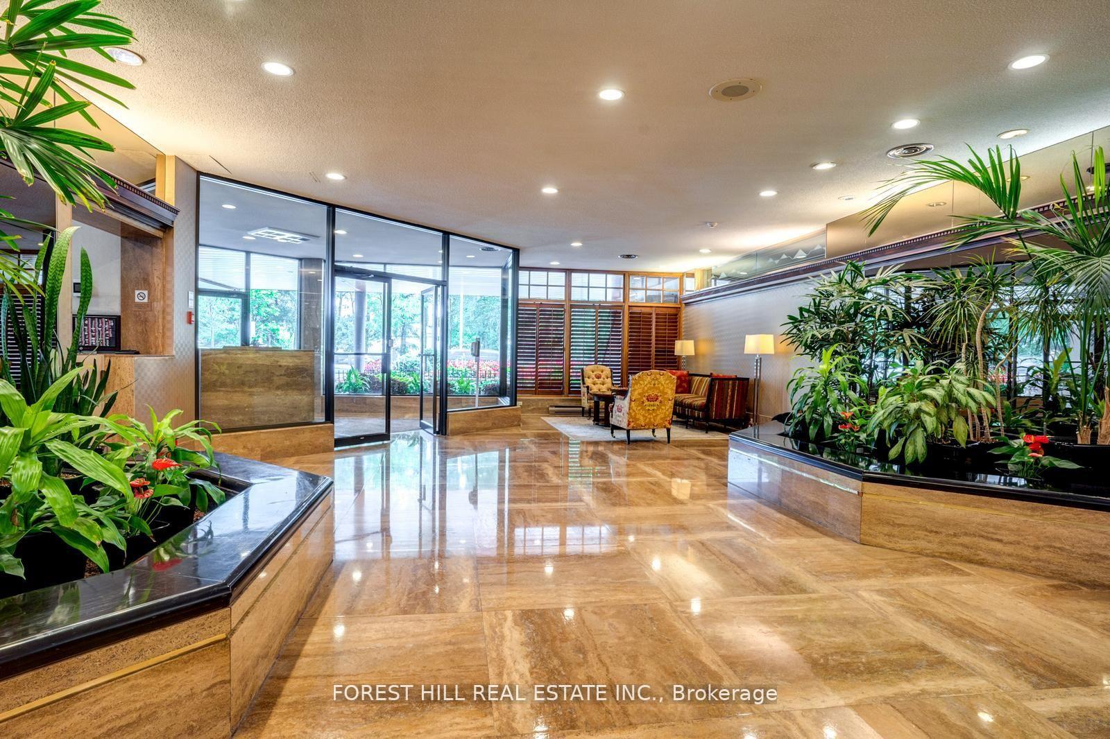 130 Carlton Street 1505