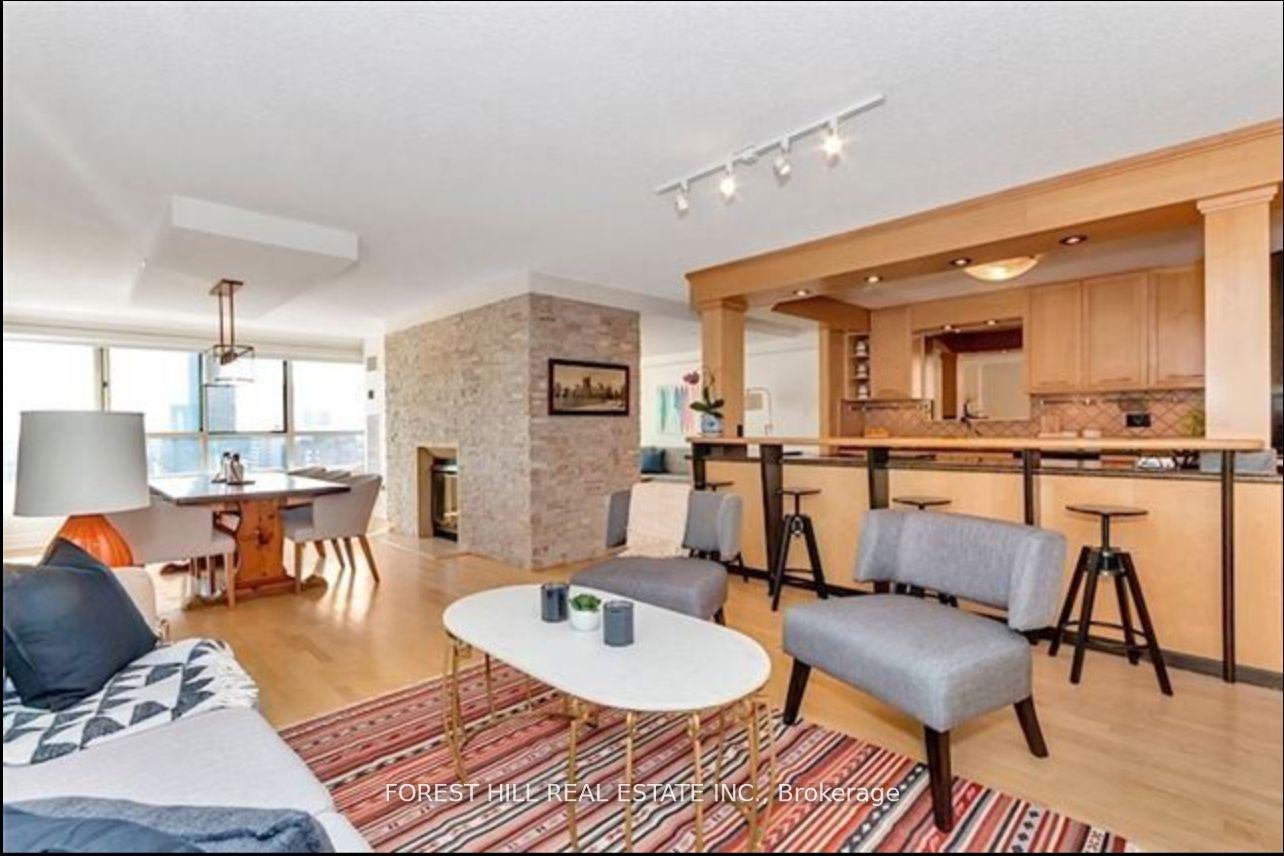 130 Carlton Street 1505