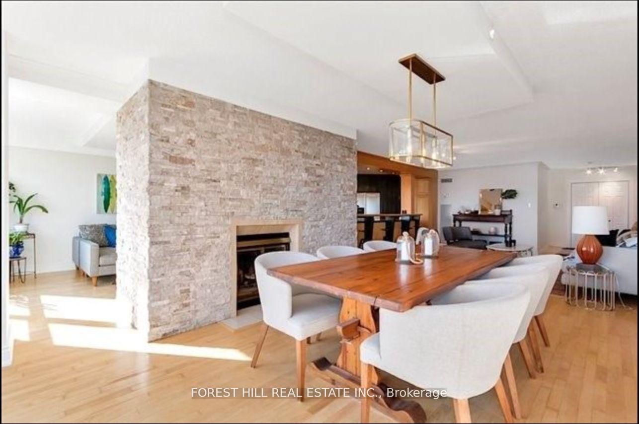 130 Carlton Street 1505