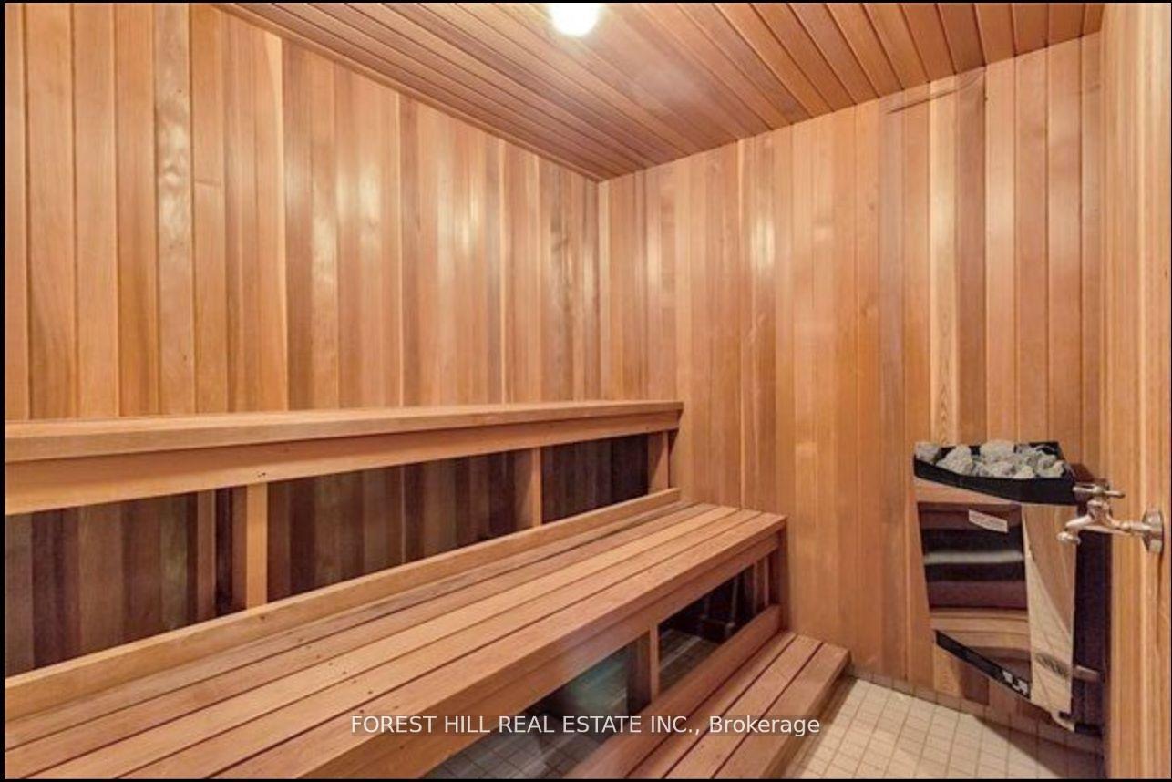 130 Carlton Street 1505