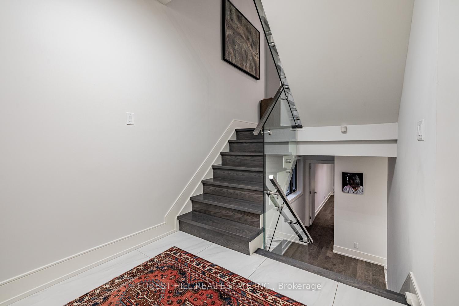 143 Hillsdale Avenue E