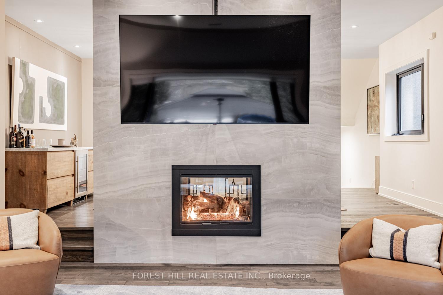 143 Hillsdale Avenue E