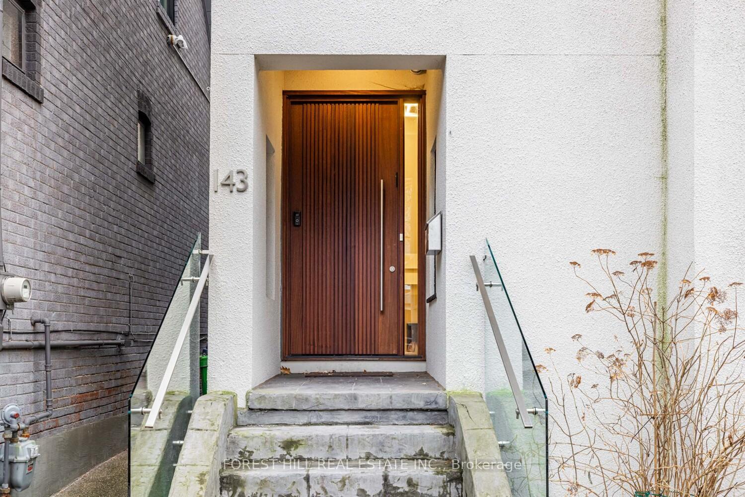 143 Hillsdale Avenue E