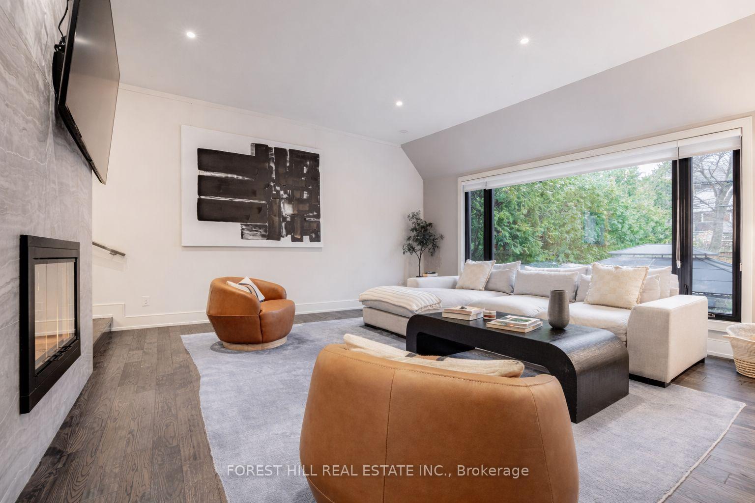 143 Hillsdale Avenue E