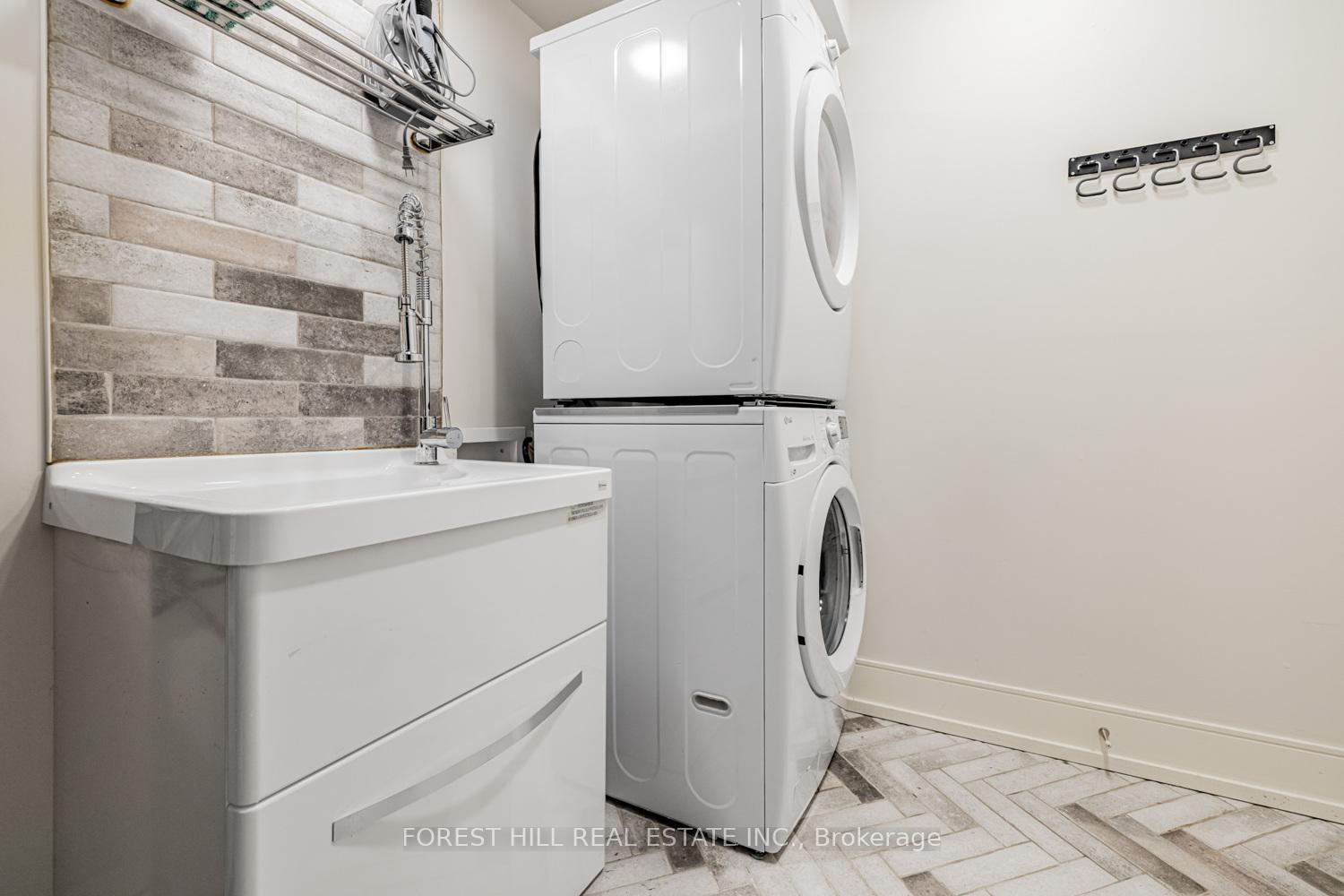 143 Hillsdale Avenue E