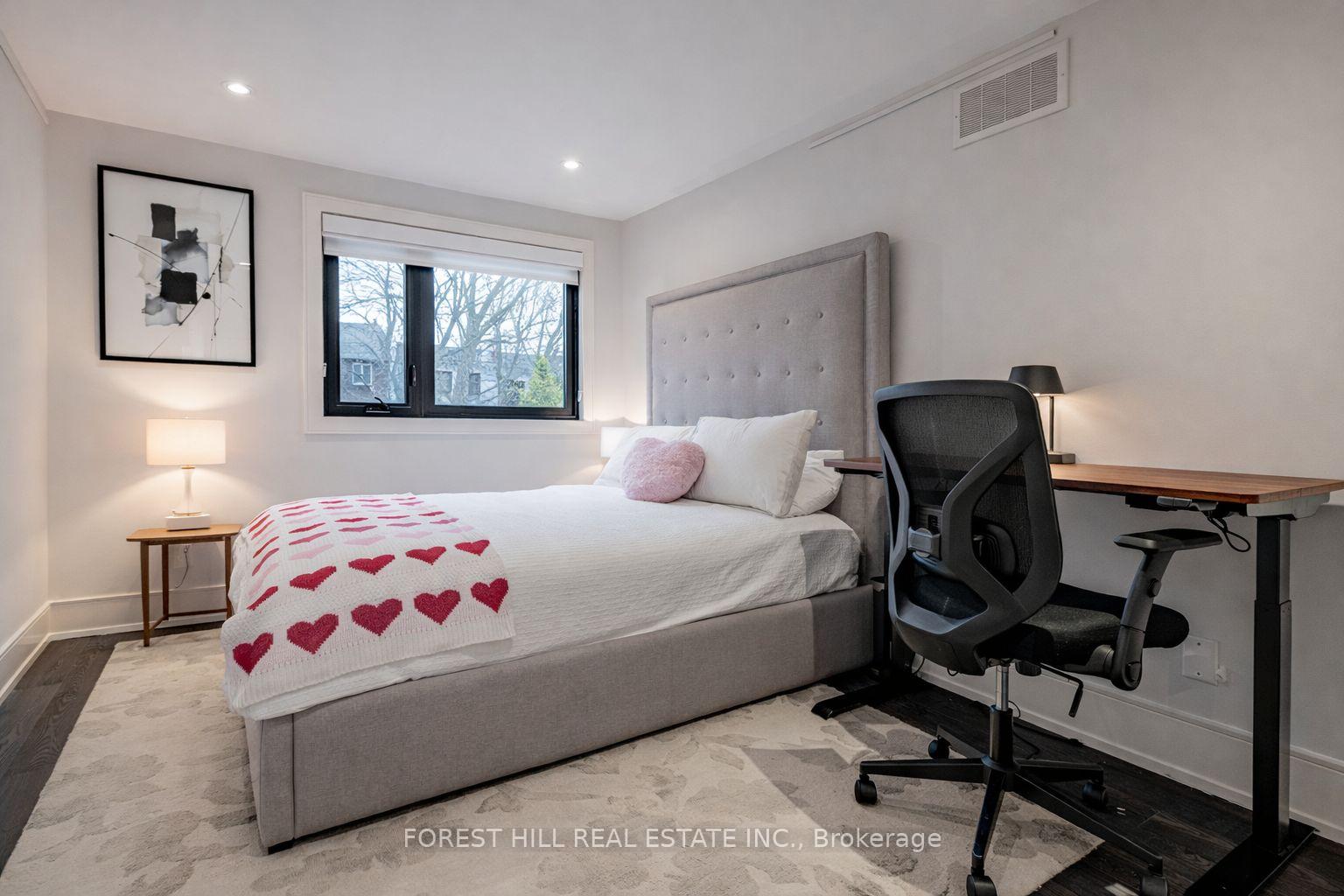 143 Hillsdale Avenue E