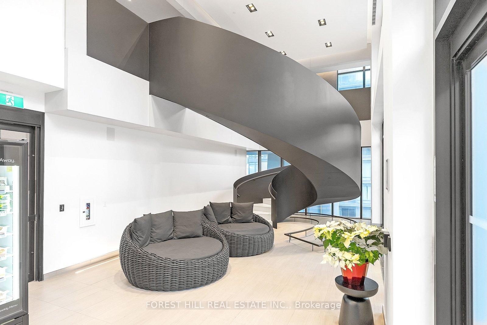 1 Yorkville Avenue 3903