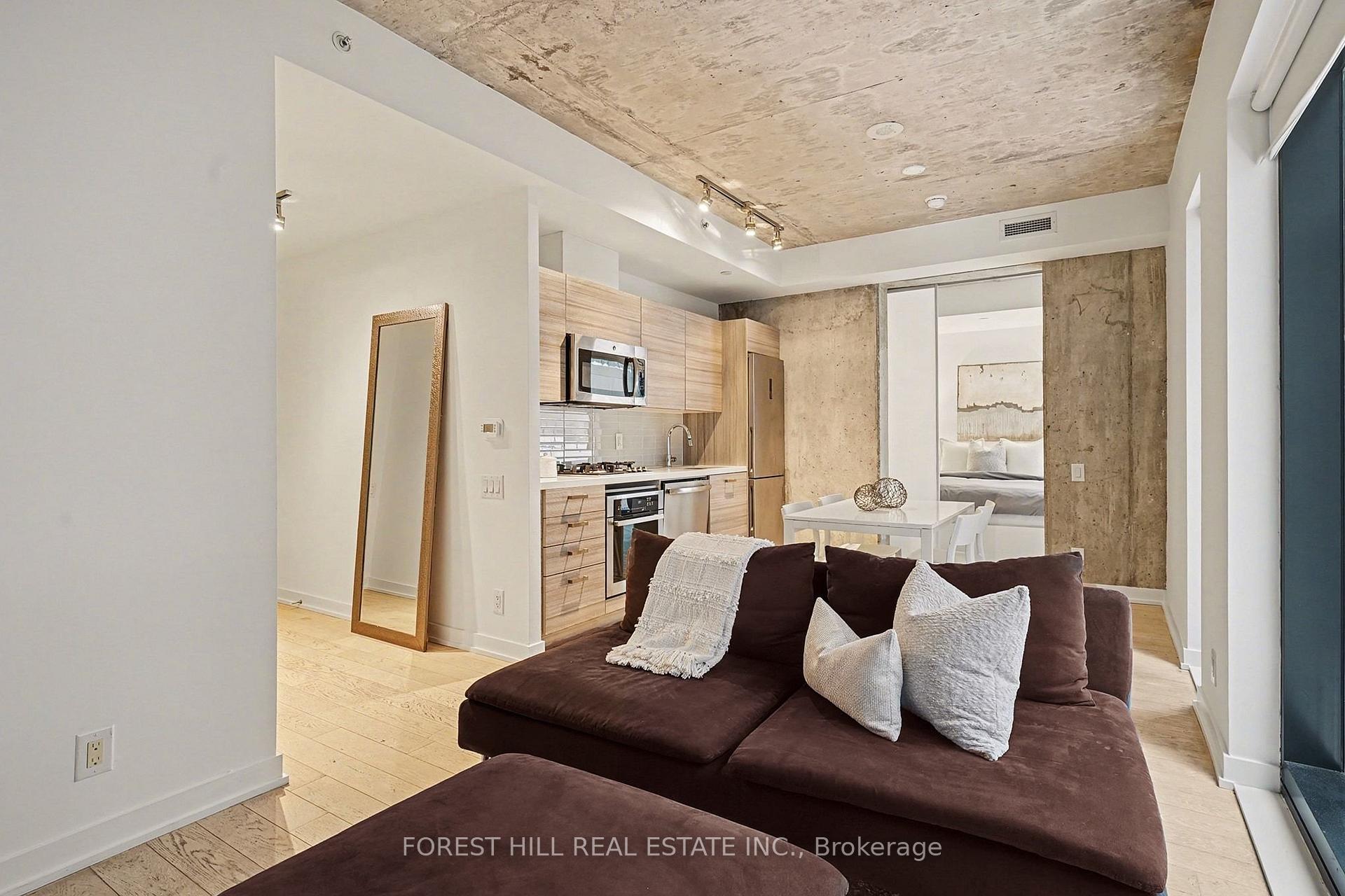 11 Charlotte Street 301