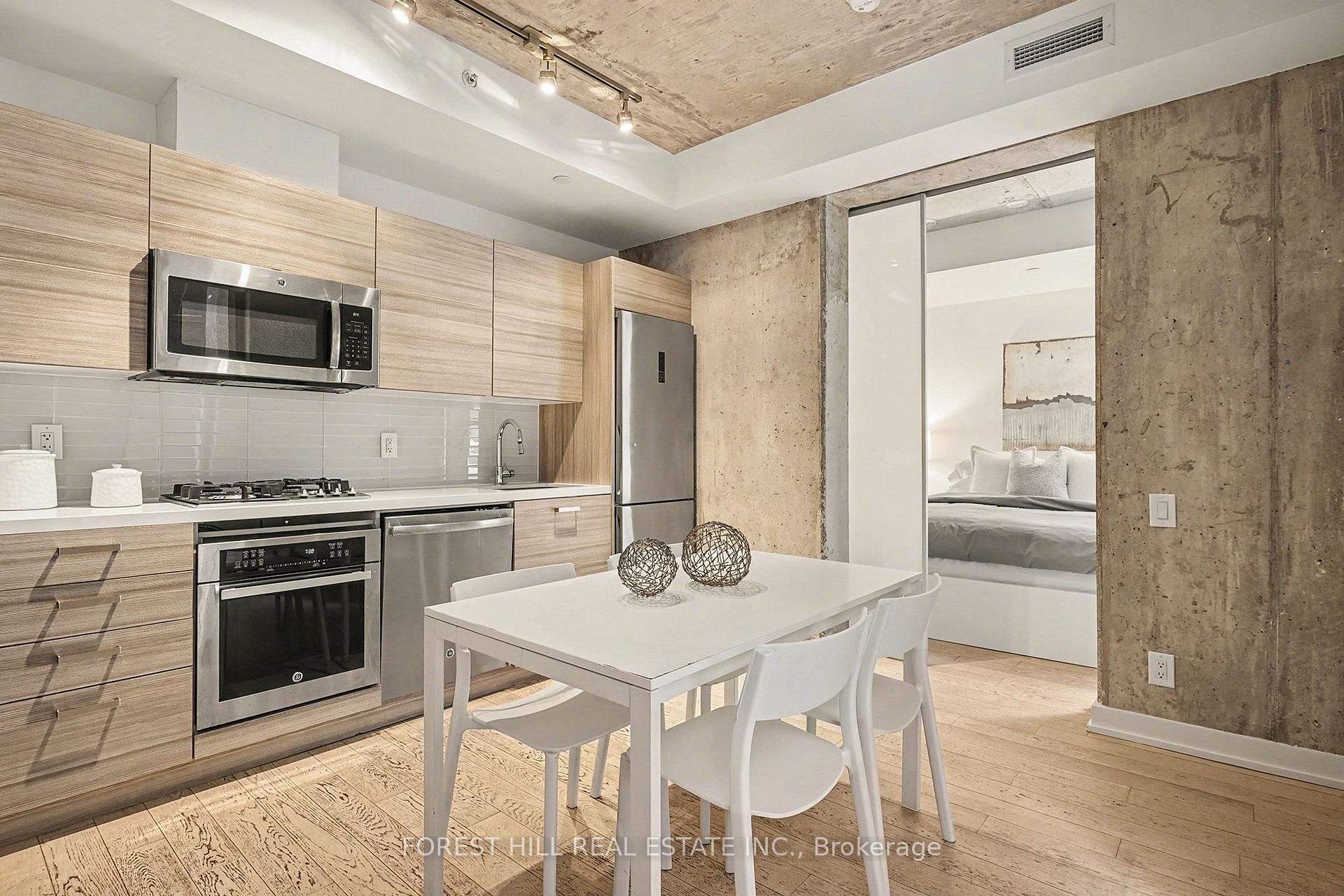 11 Charlotte Street 301