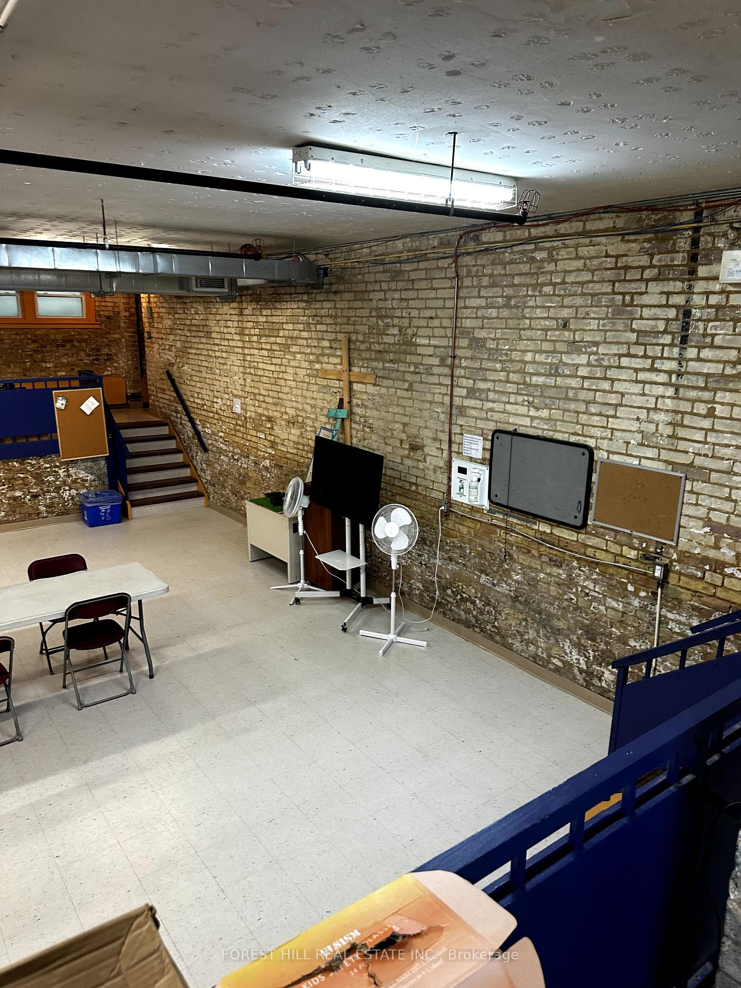 525 Bloor Street E Lower