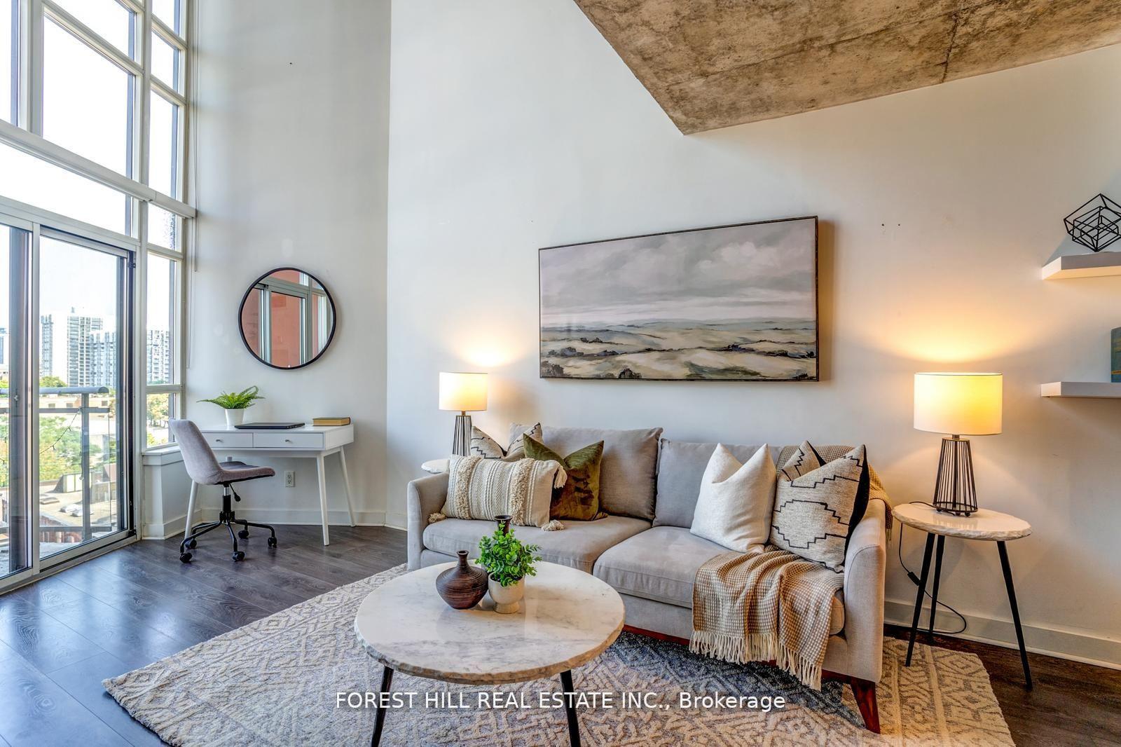 255 Richmond Street E 816