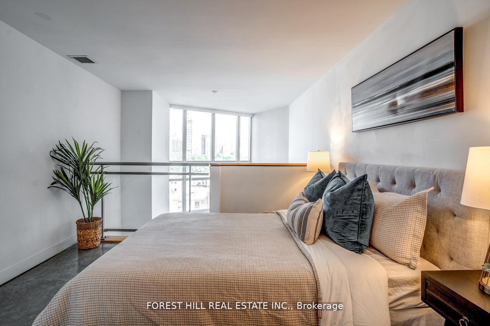 255 Richmond Street E 816