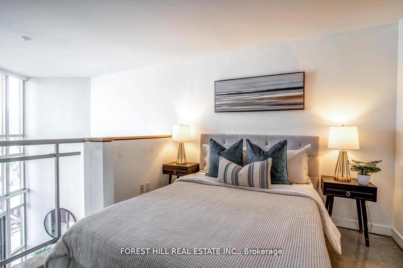 255 Richmond Street E 816