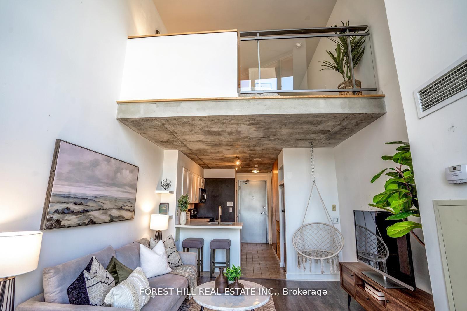 255 Richmond Street E 816