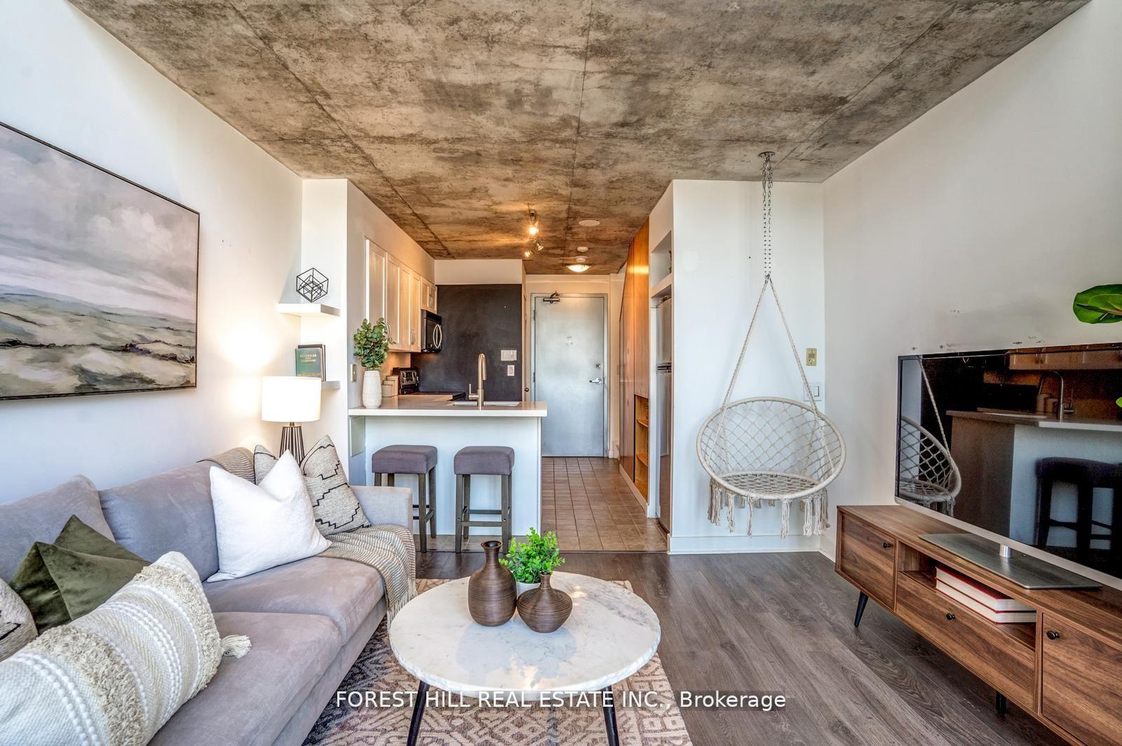 255 Richmond Street E 816