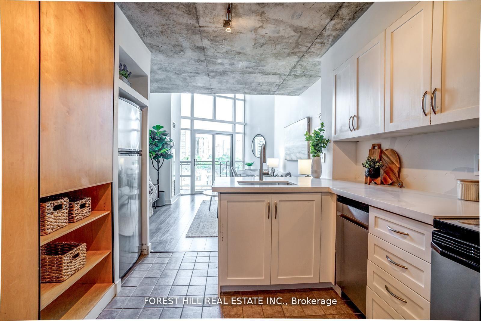 255 Richmond Street E 816