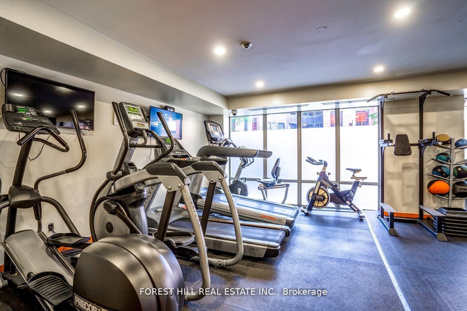 255 Richmond Street E 816