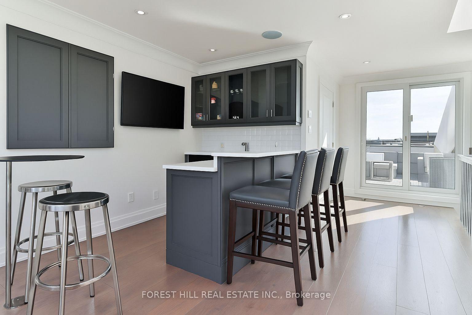 51B Burnaby Boulevard