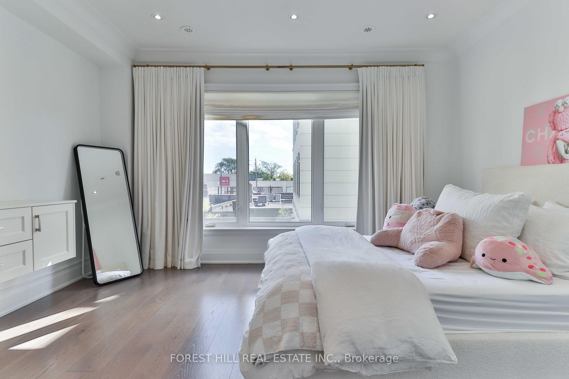51B Burnaby Boulevard