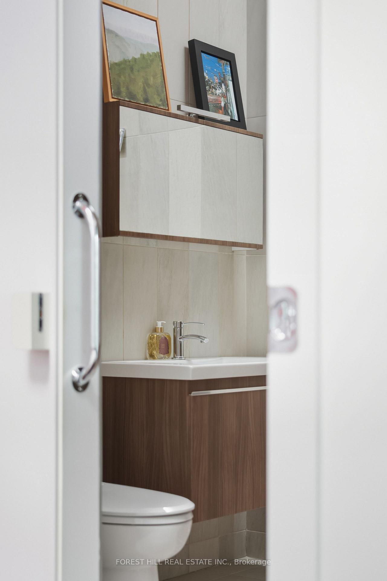 113 Dupont Street 301