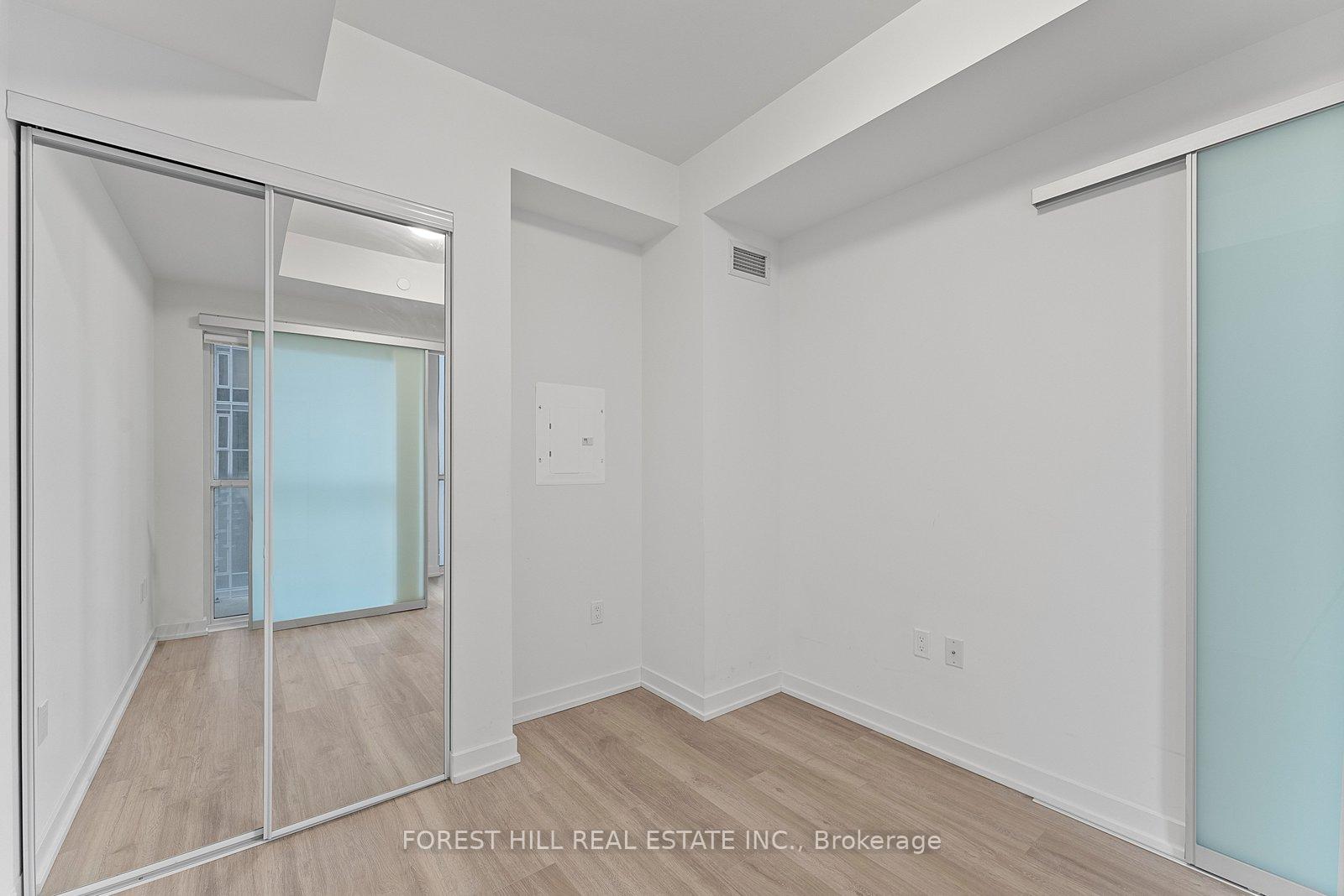 1 Yorkville Avenue 3903