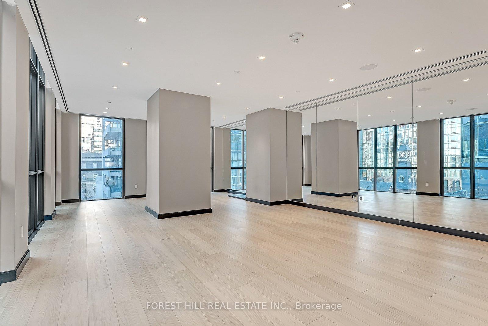 1 Yorkville Avenue 3903