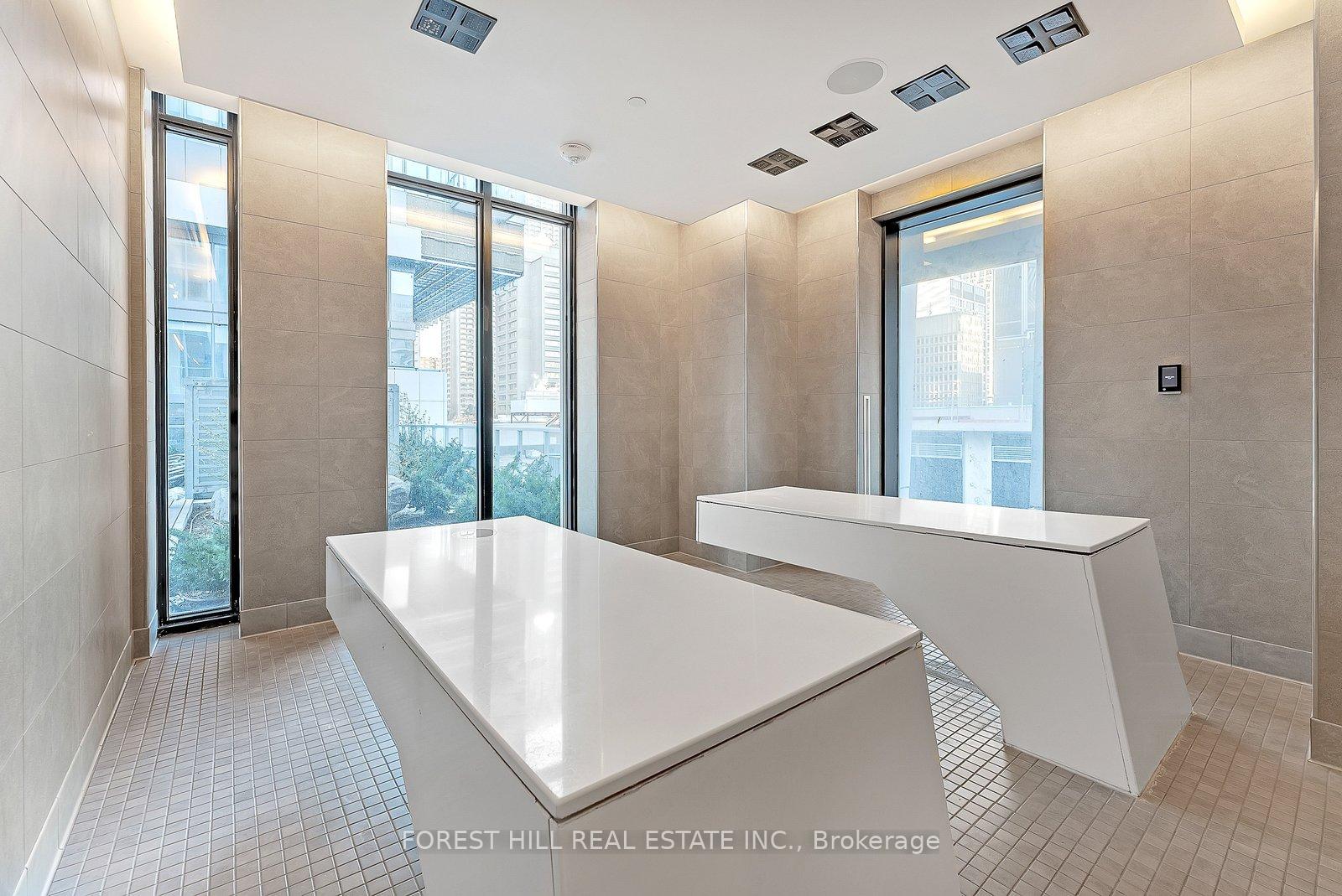 1 Yorkville Avenue 3903