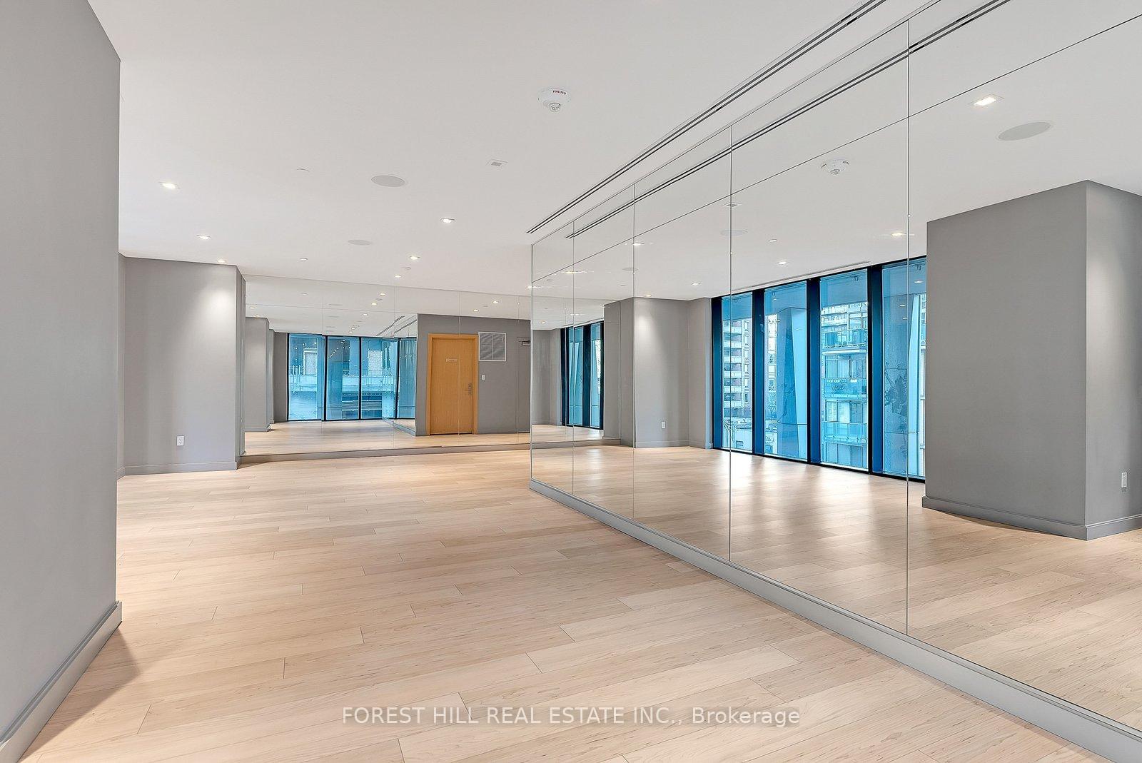 1 Yorkville Avenue 3903