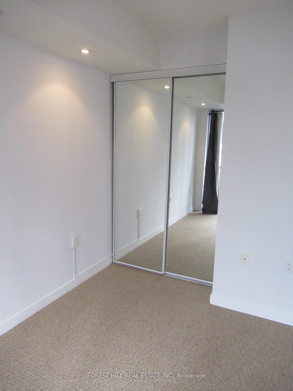 85 Bloor Street E 1808