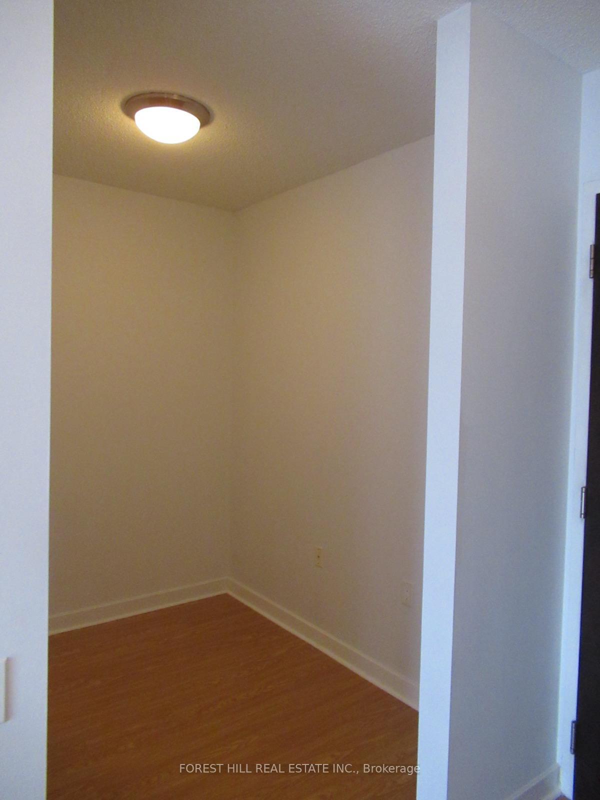 85 Bloor Street E 1808