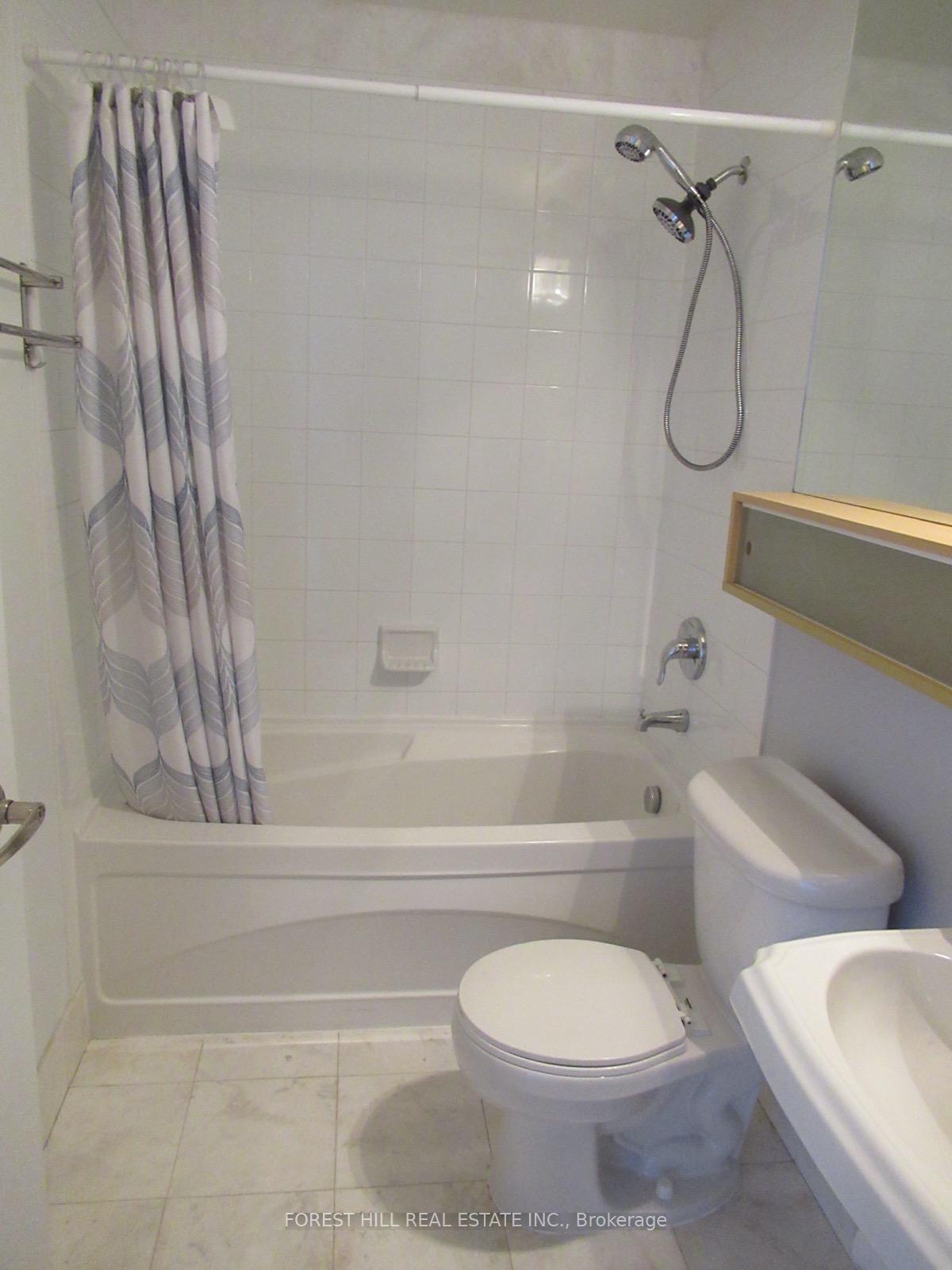 85 Bloor Street E 1808