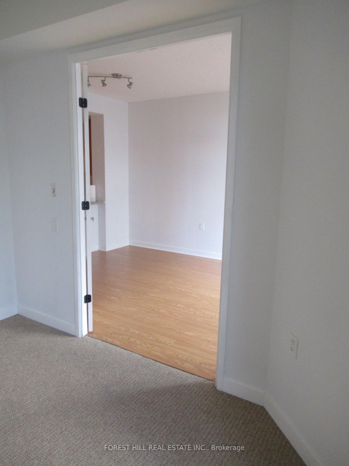 85 Bloor Street E 1808