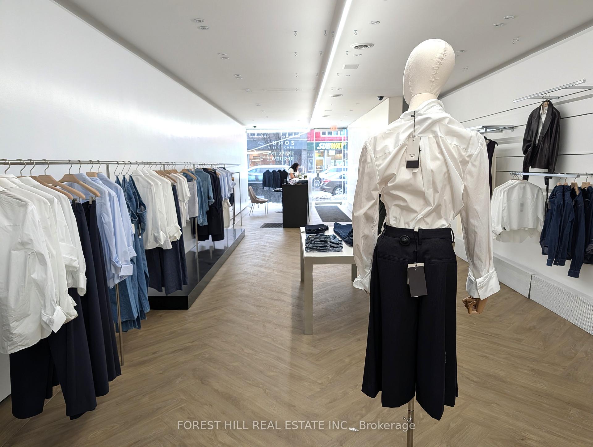 392 Eglinton Avenue W