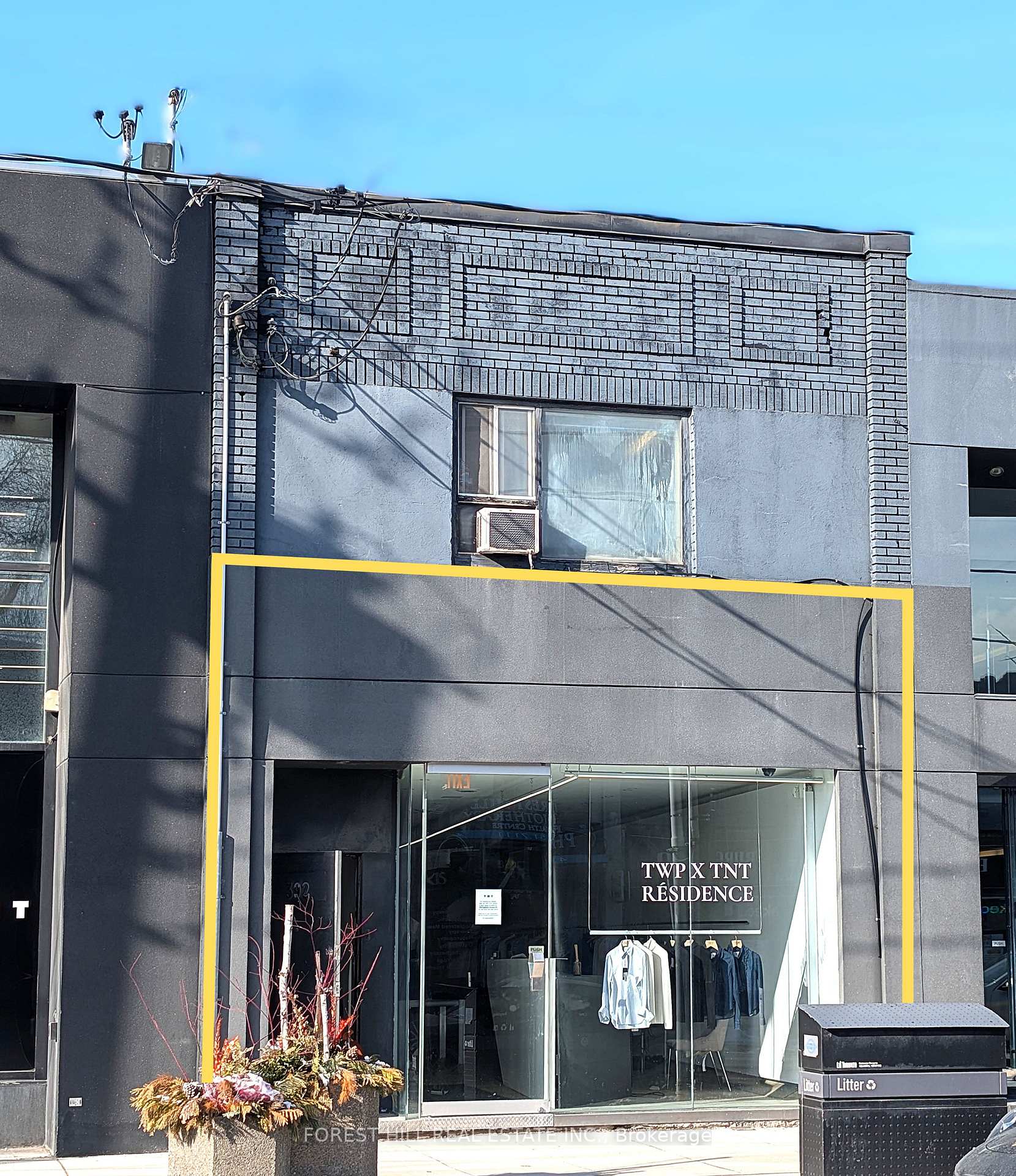 392 Eglinton Avenue W