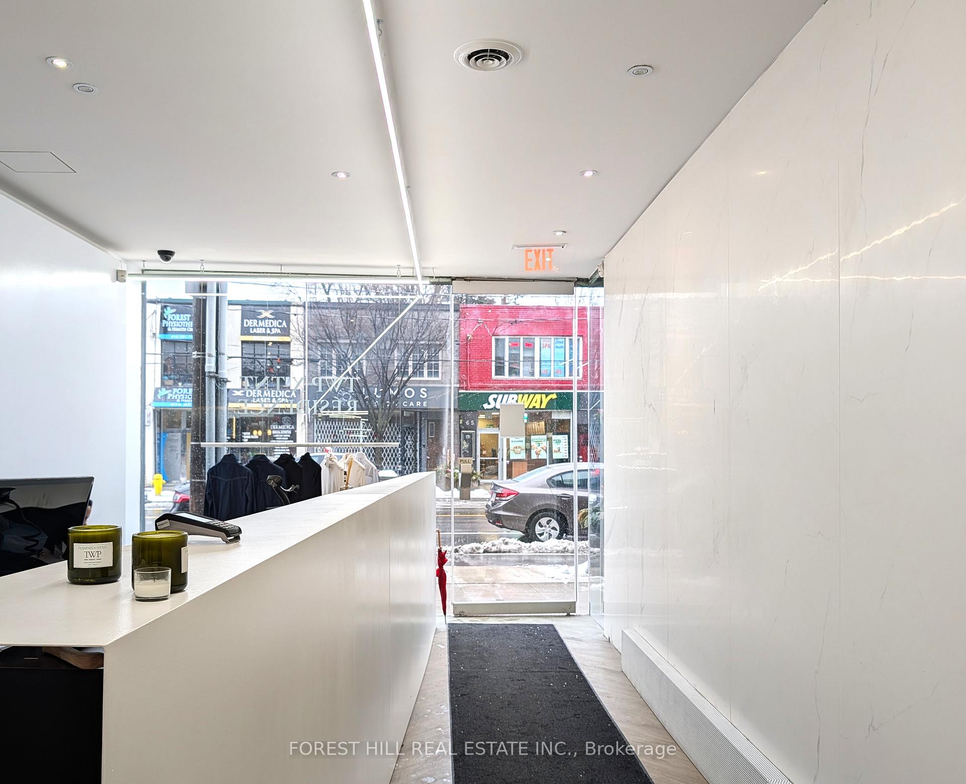 392 Eglinton Avenue W