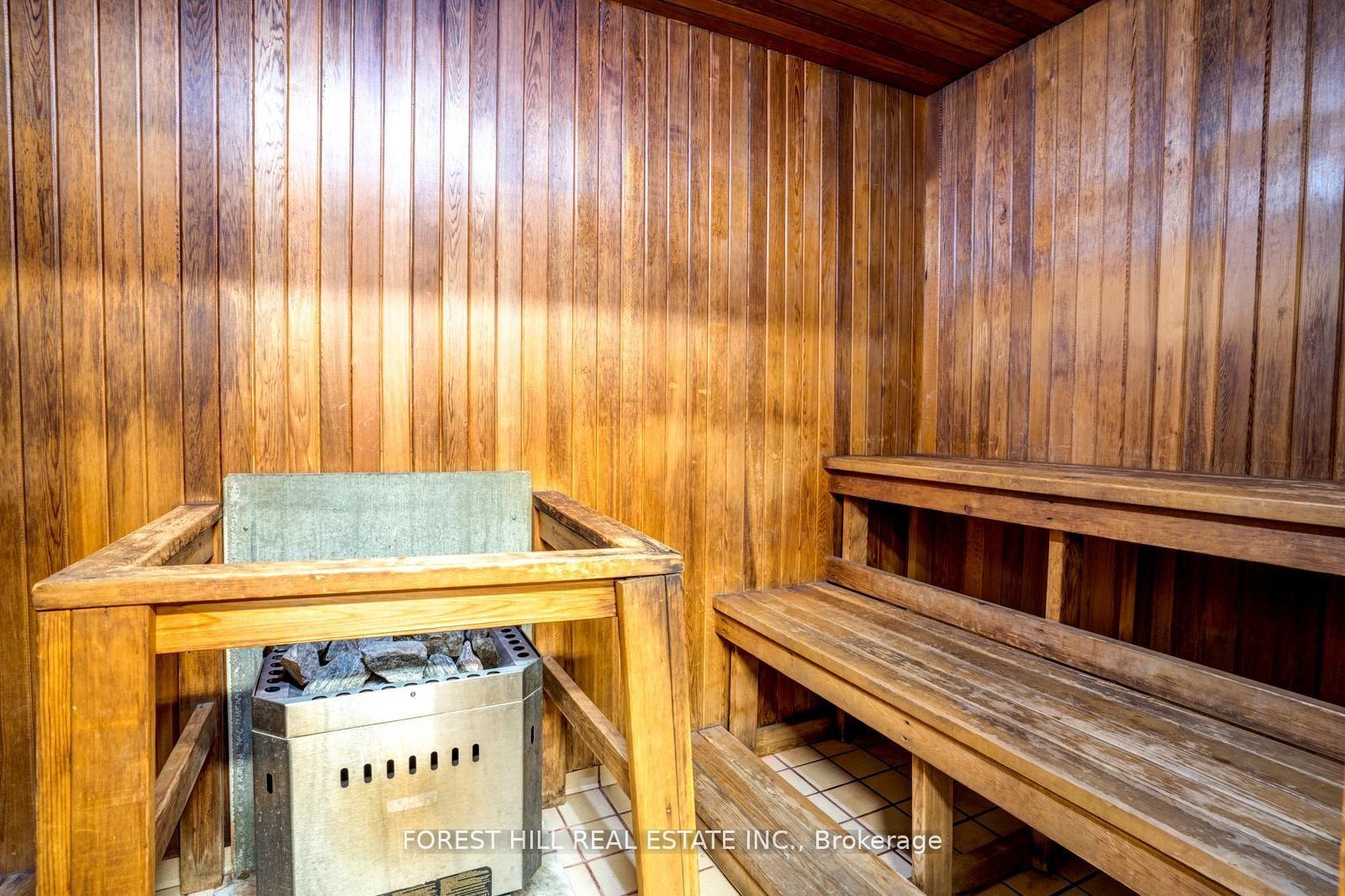 130 Carlton Street 1505