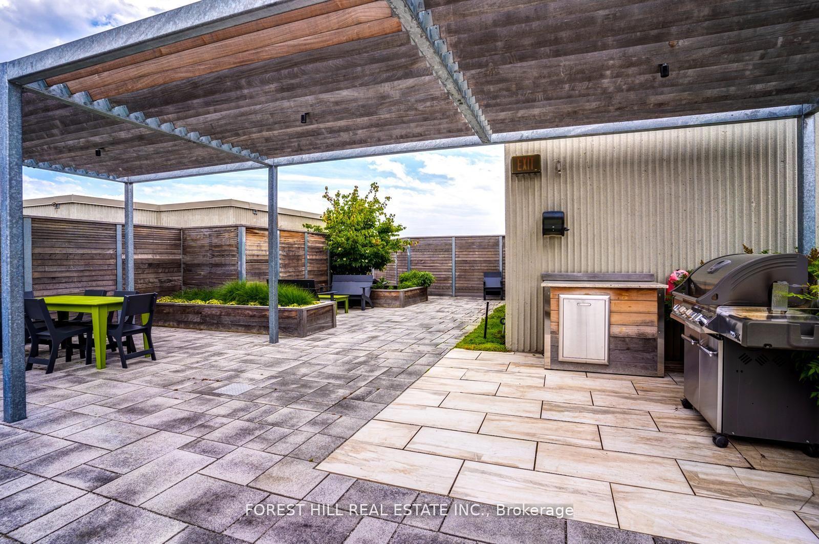 130 Carlton Street 1505