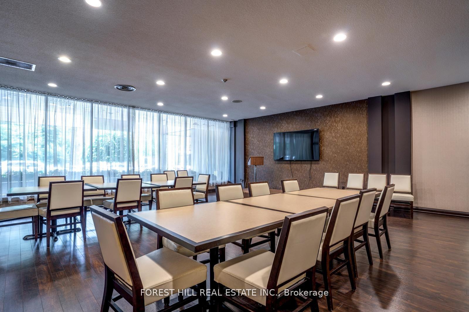 130 Carlton Street 1505