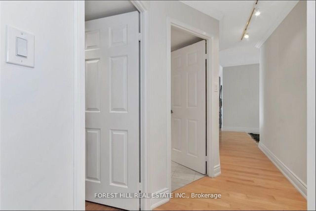 130 Carlton Street 1505