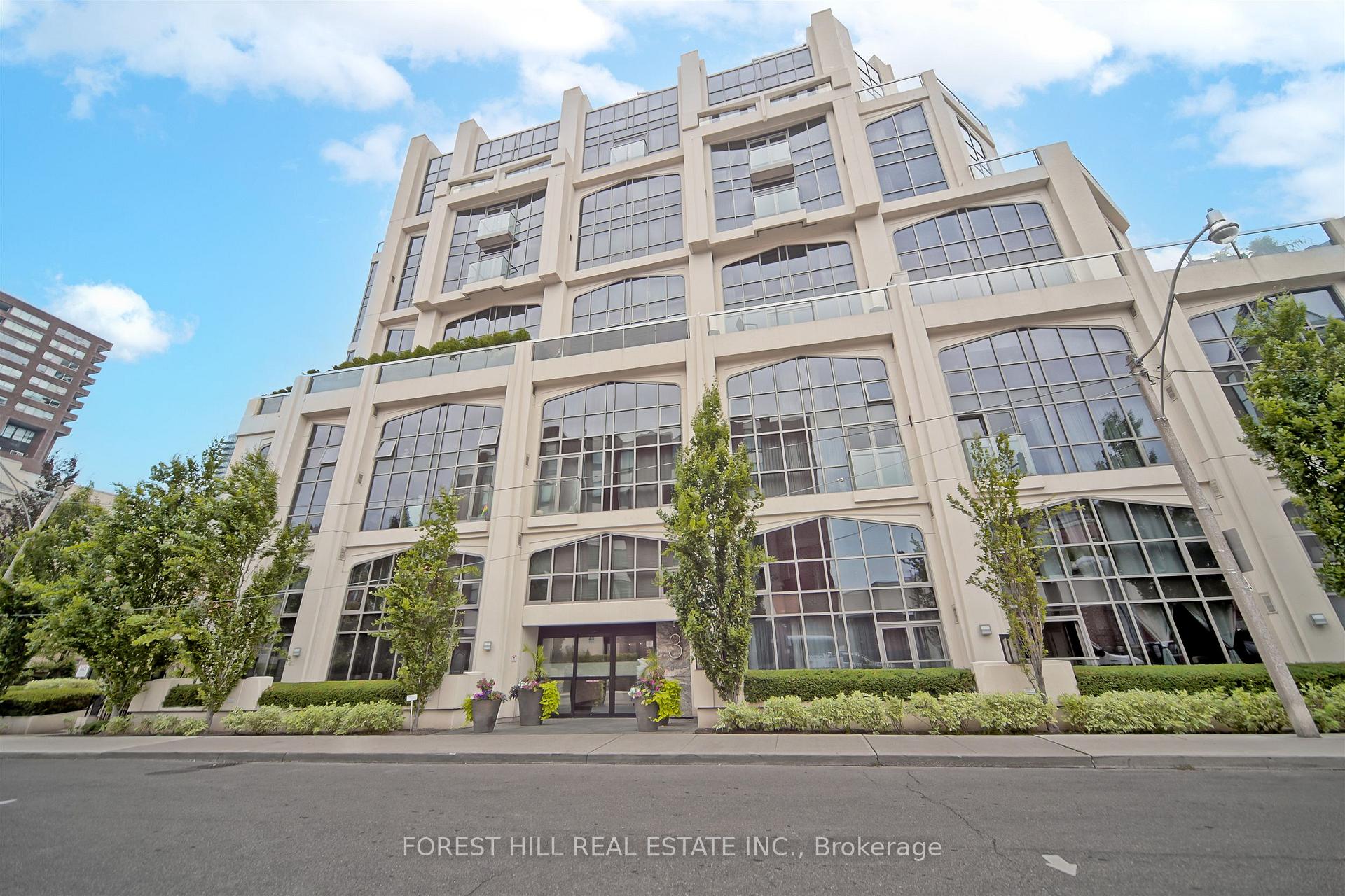 3 McAlpine Street 501, Toronto C02, ON M5R 3T5