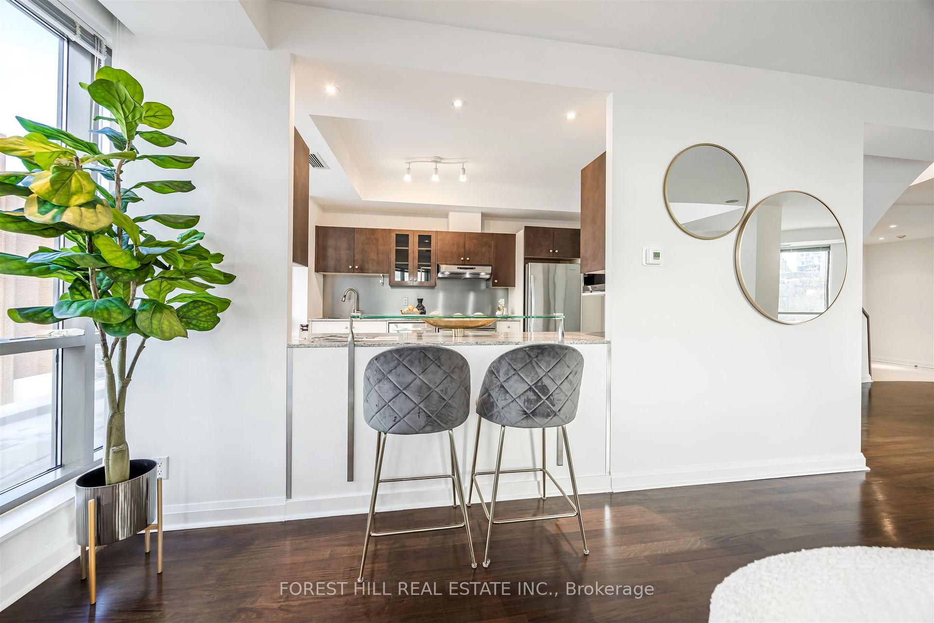 3 McAlpine Street 501, Toronto C02, ON M5R 3T5