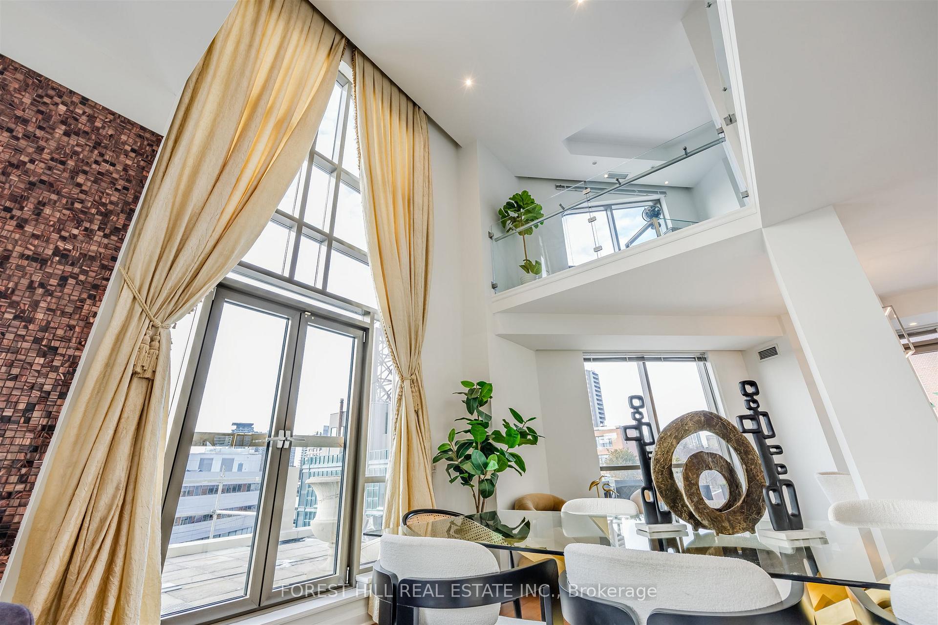 3 McAlpine Street 501, Toronto C02, ON M5R 3T5