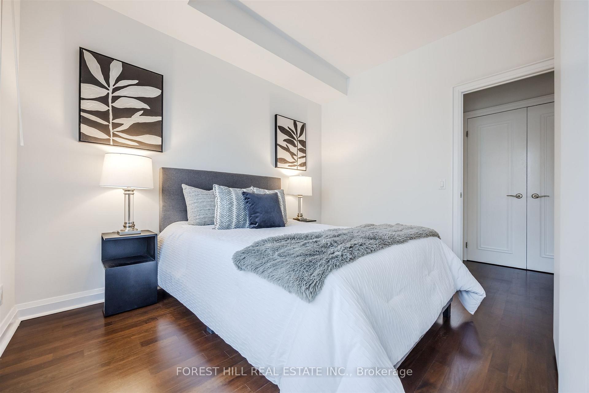 3 McAlpine Street 501, Toronto C02, ON M5R 3T5