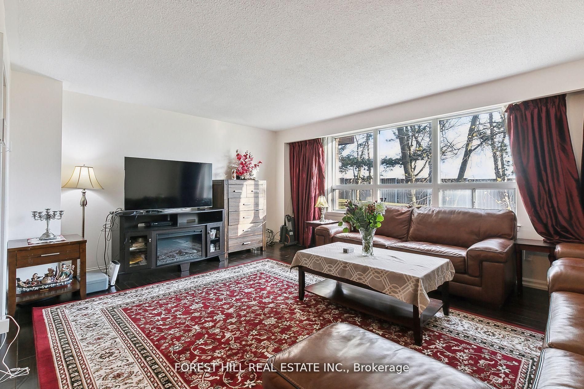 86 Village Greenway N/A