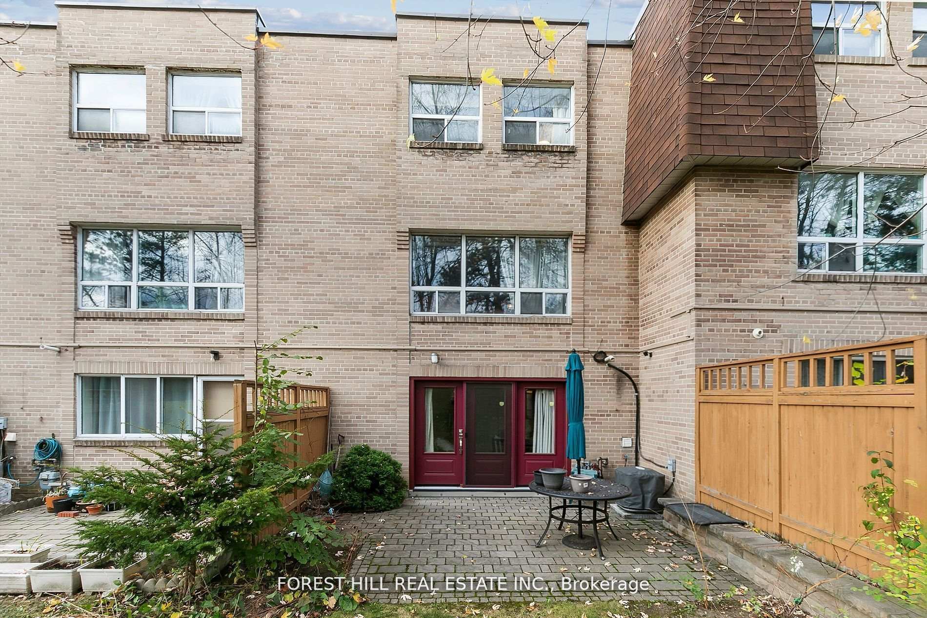 86 Village Greenway N/A