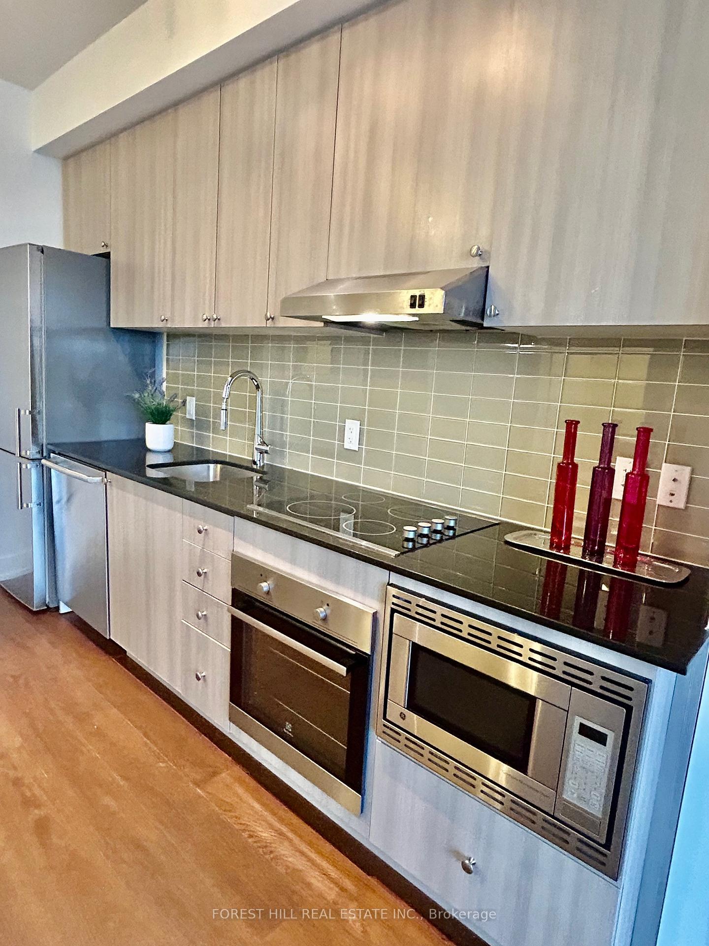7 Kenaston Garden 716