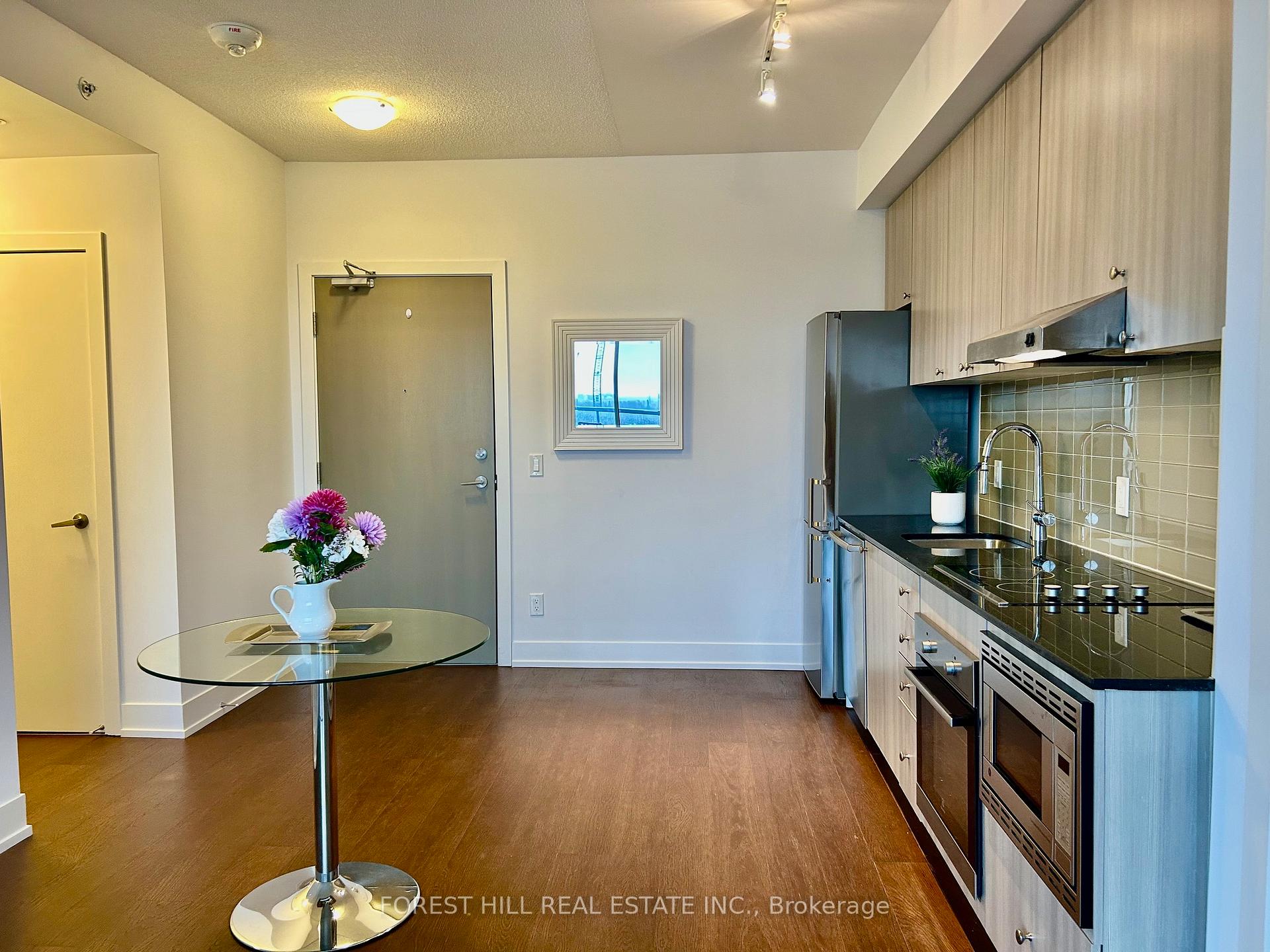 7 Kenaston Garden 716